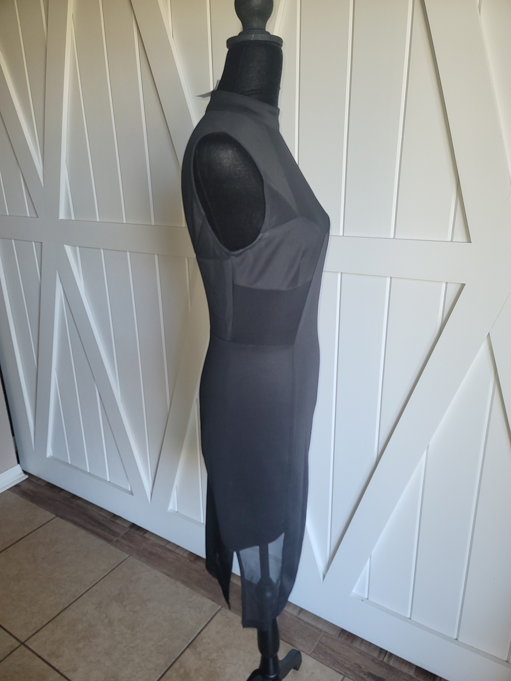 High-Neck Black Midi Bodycon Dress - Sleek Evening Style - Picture 3 of 9
